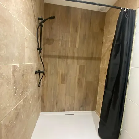 Joli Mas Bohème 60 M Carré A Seulement Minute à Pied De La 4 Personnes